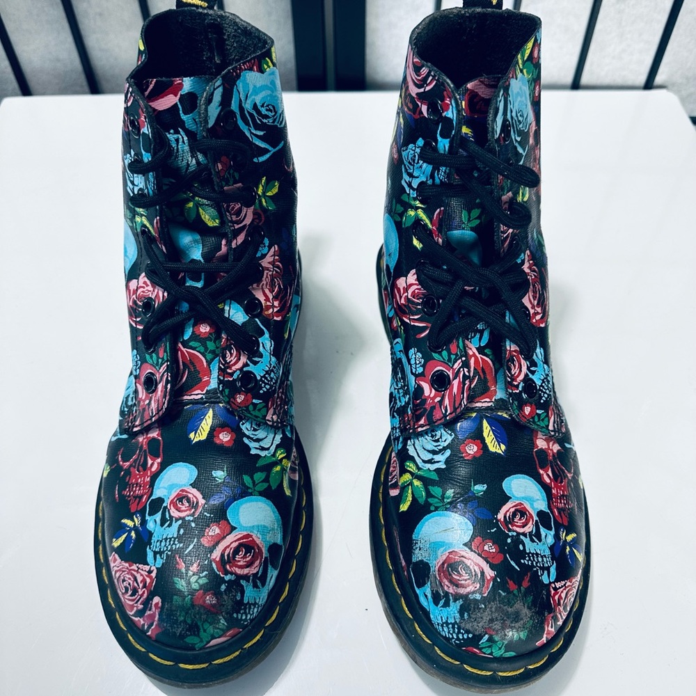 Doc Martens Vintage Skulls & Roses 1460 Pascal 8-eye Boots 💀🌹 - Picture 8 of 11